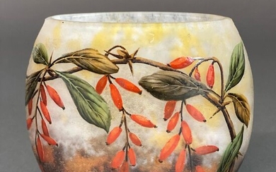 Daum Frères (late 19th Century) French Art Nouveau etched and enamelled cameo glass vase. Pillow shaped vase decorated with rosehip flowers against a cream field, signed. Circa 1900 - Height 8.5 cm