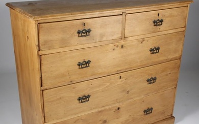 English Cottage Pine Chest of Drawers, 19th Century