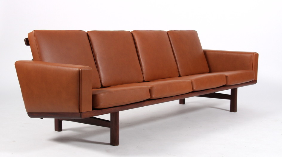 Hans J. Wegner. Four-seater sofa, Model GE236/4