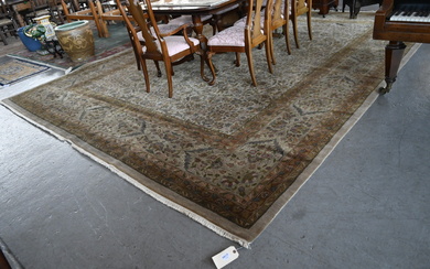 Indo Persian Carpet. (12 ft x 15 ft)