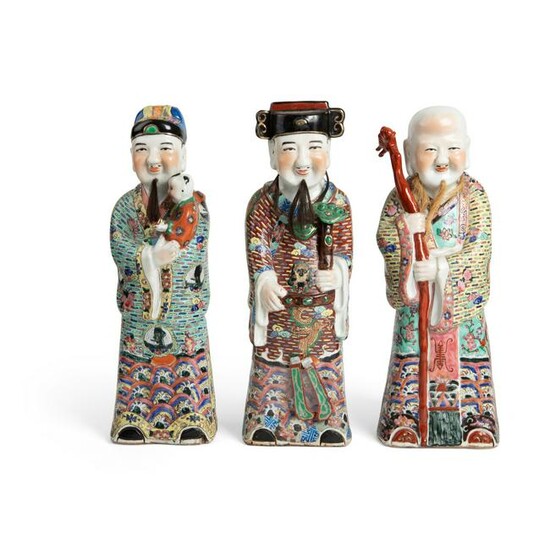 LARGE GROUP OF THREE FAMILLE ROSE FIGURES OF 'SANXING'