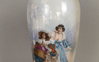 Limoges : vase obus en porcelaine émaillée polychrome à décor d'une scène galante. H :...