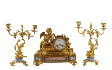 Mantel clock Allegories of Painting of gilded bronze 1920
