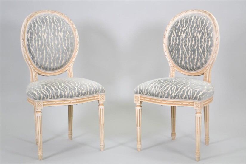 PAIR OF LOUIS XVI STYLE WHITE PAINTED CHAISES