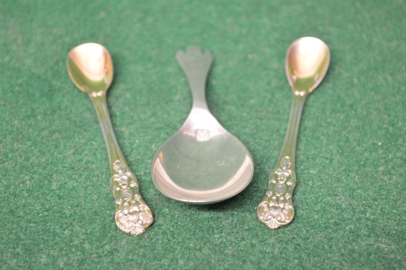 Pair of French First Standard (.950) silver gilt condiment s...