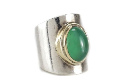Sterling Silver Green Chalcedony Cabochon Modernist Statement ring size 6.5