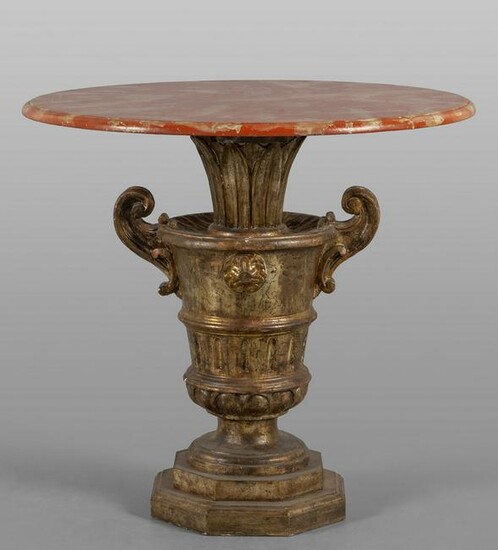 Tavolo rotondo composto da antico vaso in legno
