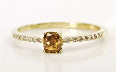 0.26 ct fancy orangy yellow & 0.07 ct vs mix color diamonds designer solitaire ring - 14 kt. Yellow gold - Ring Diamond - Diamonds