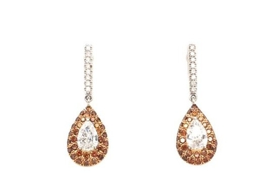 18 kt. Gold - Set of earrings and pendent - 2.48 ct Diamond - Diamond