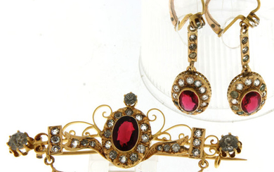 18 kt. Yellow gold - Brooch, Earrings, Set