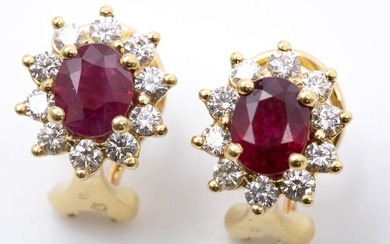 18 kt. Yellow gold - Earring - 0.80 ct - Ruby