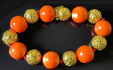 18K GOLD GEOMETRIC CUBE & SALMON RED CORAL GEMSTONE BEAD BRACELET 7 In. 55.8 Gr. A Stunning