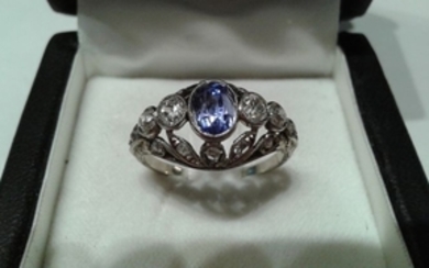 Ring - Platinum - No indication of treatments - 0.9 ct - Sapphire and Diamond