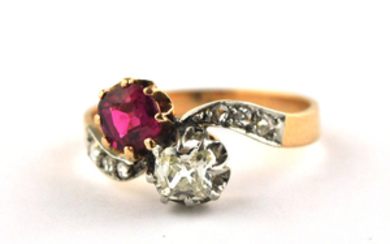 Authentic Antique 1900's "Toi et Moi" - 18 kt. Gold - Ring Ruby - Diamond