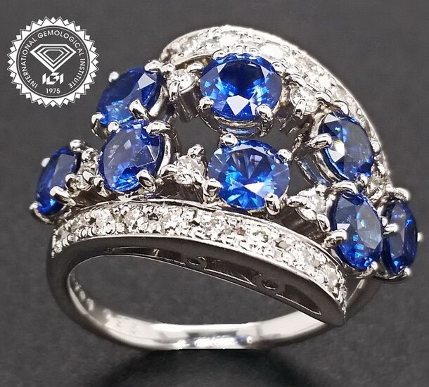 3.10ct Natural Sapphire and Diamonds Platinum - Ring - ***NO RESERVE PRICE***