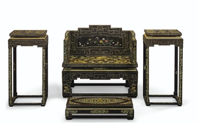 A VERY RARE IMPERIAL HARDSTONE-INLAID, GILT-DECORATED LACQUER THRONE SETTING, 19TH CENTURY