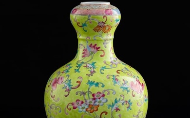 A Chinese green-ground famille rose 'floral' vase, late 19th century