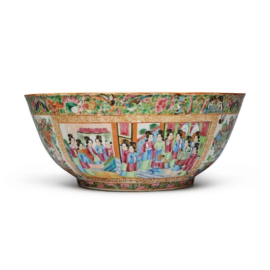 A Large Chinese Export Canton Famille-Rose Punch Bowl Late 19th / early 20th century | 十九世紀末 / 二十世紀初 廣彩人物圖大盌