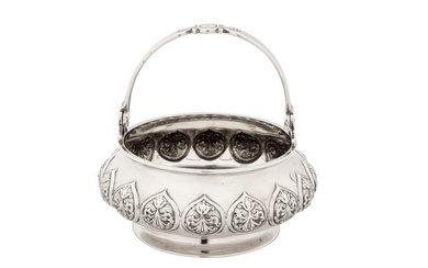 A Nicholas II early 20th century Russian 84 zolotnik silver sugar basket, Moscow post-1908 by ??