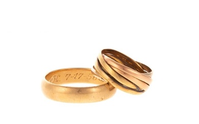 A Pair of Gold Bands in 14K