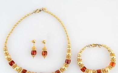 A SET OF ITALIAN SUN DAY 18K GOLD AND AMBER NECKLACE, EARRINGS, BRACELET