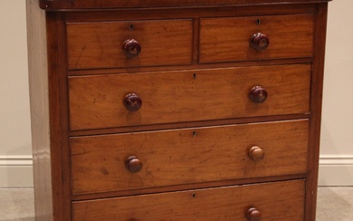A Victorian mahogany chest of drawers, the rectangular top w...