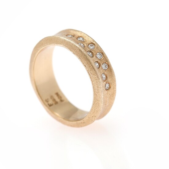 A diamond ring set with numerous brilliant-cut diamonds weighing a total of app. 0.20 ct., mounted in 14k gold with satin finish. Size app. 55.