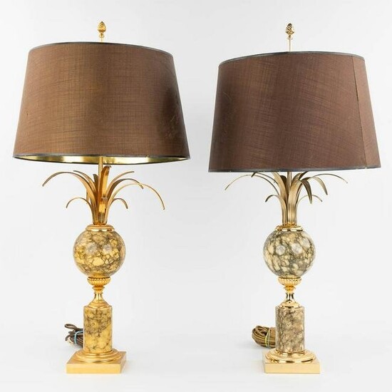 A pair of table lamps in Hollywood Regency style, with