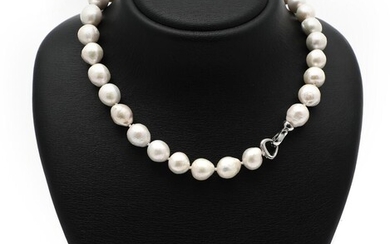 SOLD. A pearl necklace set with numerous cultured South Sea pearls and a clasp of silver plated metal. L. app. 46 cm. – Bruun Rasmussen Auctioneers of Fine Art