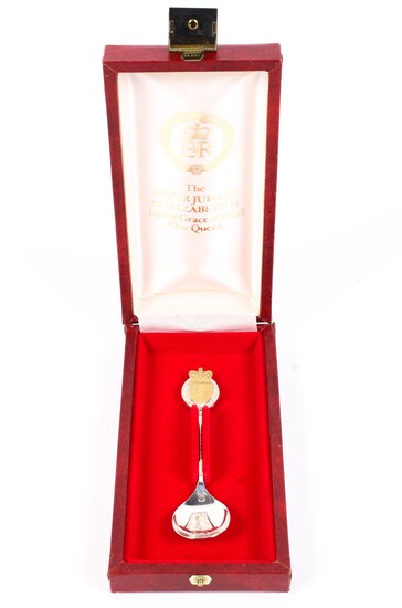 A sterling silver and gilt silver Elizabeth II Silver Jubilee commemorative spoon in red fitted box.