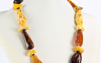 Amber (fossilized resin) Necklace - 63×28×20 mm - 98 g