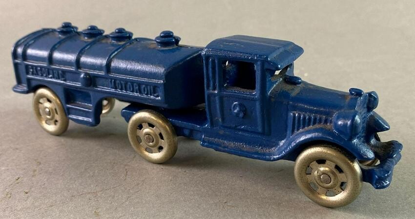 Antique Cast Iron Gasoline Motor Oil Truck