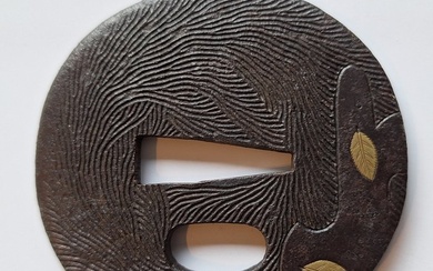 Antique late-Edo Period carved TSUBA with inlay leaves - Gold leaf, Iron (cast/wrought), Silver gilt - Japan - Late Edo period