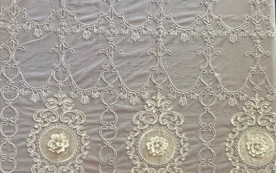 Baroque tulle entirely embroidered with flowers and garlands - Tapestry - 4.12 m - 3 m