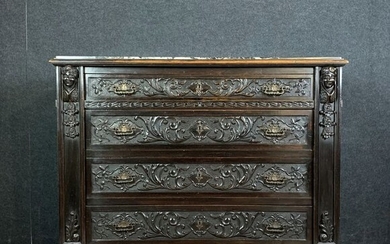 Caryatids chest - Renaissance Style - Walnut, Brown patina - Late 19th century