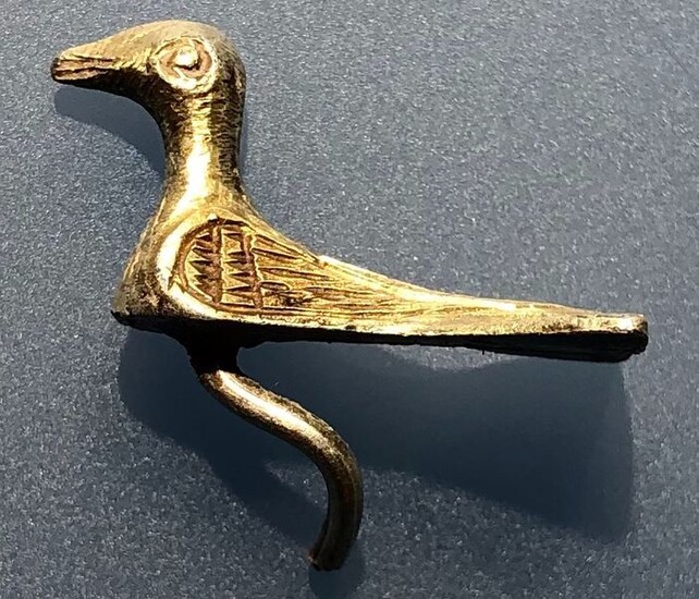 Celtic Silver Exclusive La Tène figurine of Duck with a Lovely Decoration and Golden Surface - .×.×. cm