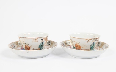 China, a pair of famille rose porcelain plates and cups with Mandarin decor, Qianlong