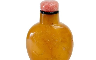 Chinese Carved Honey Agate Stone Snuff Bottle circa 1800