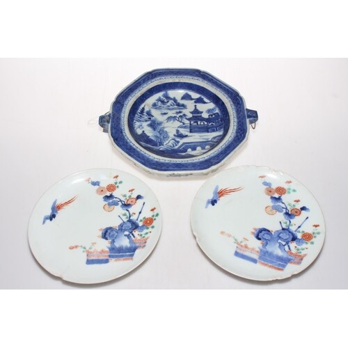 Chinese blue and white warming dish, 26cm across, and pair o...