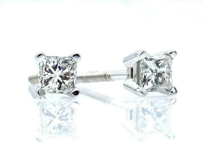 Classic 0.38CT Princess Cut Diamond Stud-Earrings 4