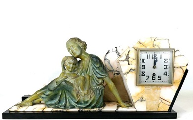 Clock - Elegant marble Art-deco clock depicting mother and child, approx. 1920 - Art Deco - Marble, spelter - 1910-1920