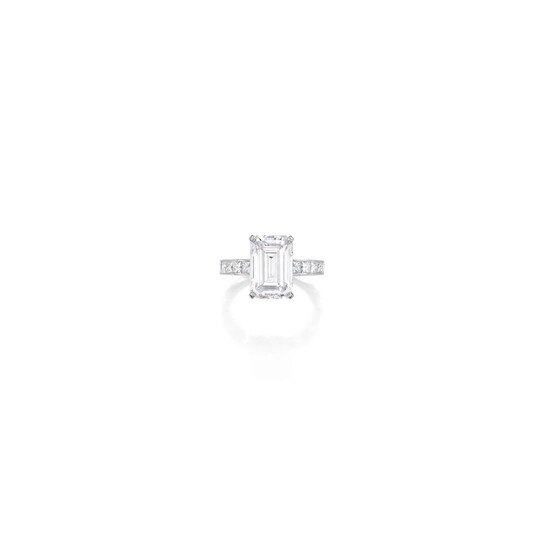 DIAMOND RING 5.01卡拉 方形 F色 VVS1淨度 鑚石 配 鑚石 戒指