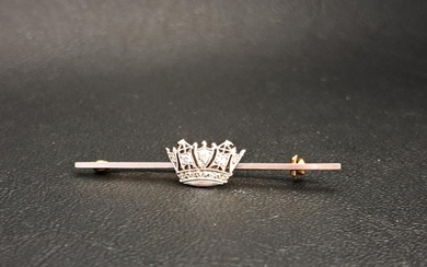 DIAMOND SET BAR BROOCH the diamonds in the central crown tot...