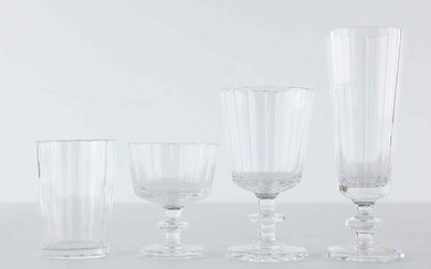 ELIS BERGH. A 36-piece “Karlberg” Kosta glassware set, first half of the 20th century.