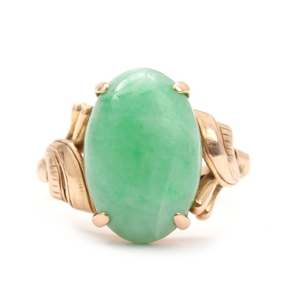 Erik Poul Fenster: A jade ring set with cabochon-cut jade, mounted in 14k gold. Size 51. Weight app. 5 g. Circa 1950's.