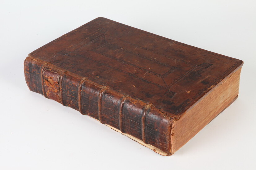 FRENCH LEATHERBOUND 1700 BIBLE PUBLISHED BY JACQUES LINDENBERG. Long title:...