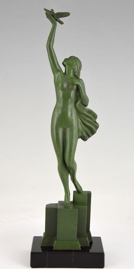 Fayral Pierre Le Faguays - Max Le Verrier - 'Message of love' - Art Deco sculpture of a naked woman with pigeon