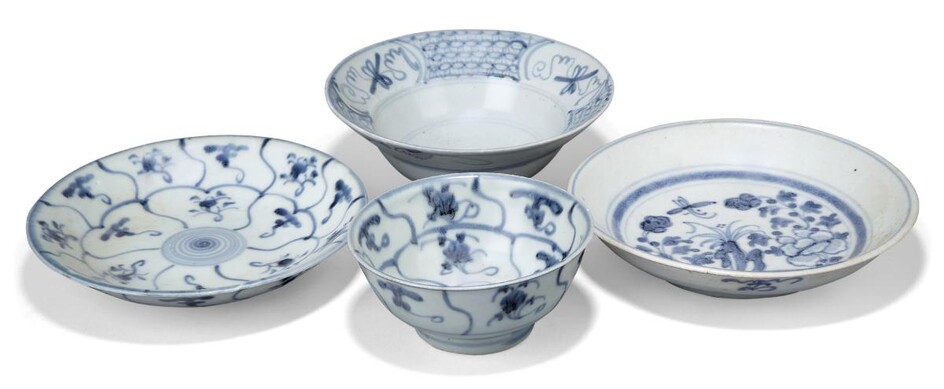Four pieces of Chinese blue and white porcelain excavated from the Tek Sing cargo, 19th century, comprising two bowls, 12.5 and 17cm diameter, and two dishes, 18cm diameter (4)
