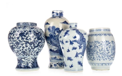 GROUP OF CHINESE BLUE AND WHITE VASES 19TH CENTURY
