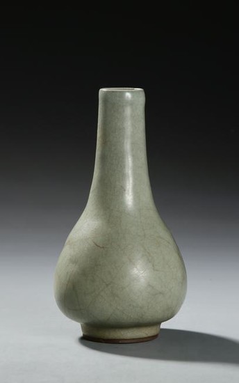Guan-Type Lungchuan Celadon Pear-Shape Vase